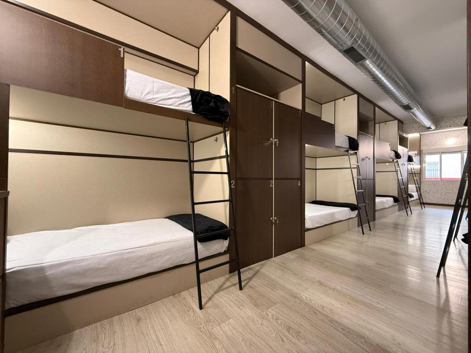 Hostel Tkh-Rooms Mate Madrid Exterior photo