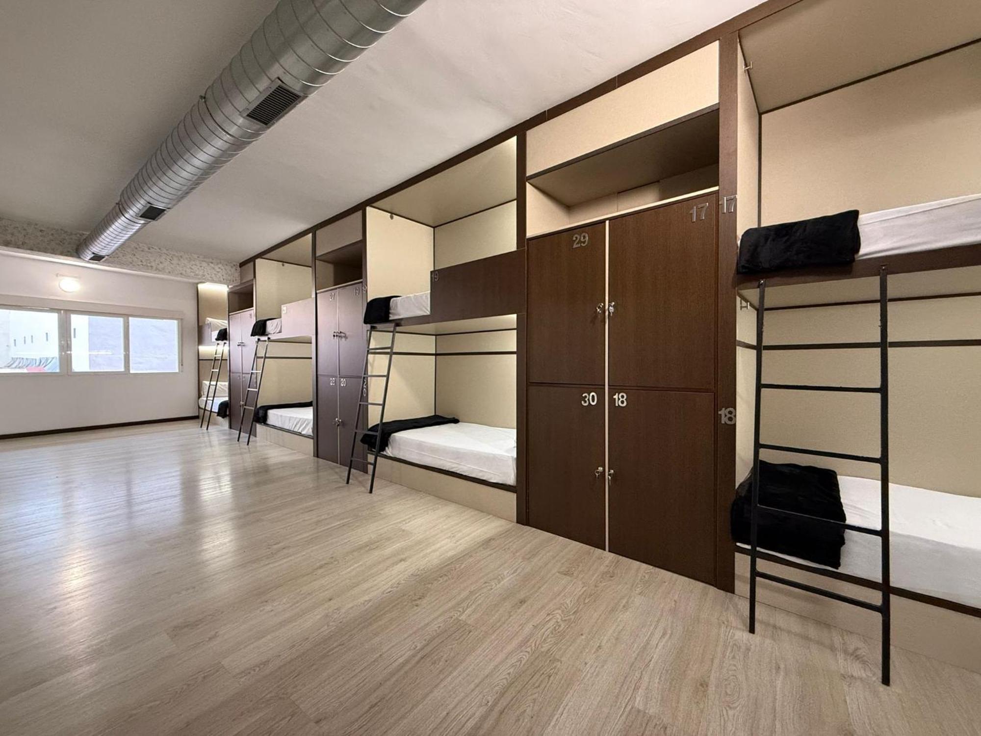 Hostel Tkh-Rooms Mate Madrid Exterior photo