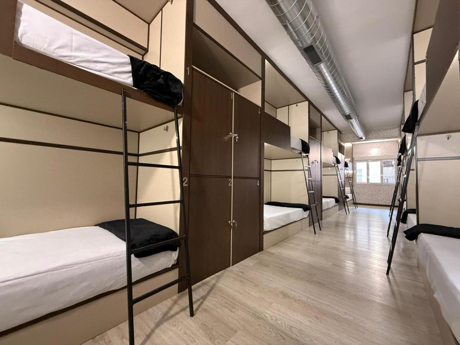 Hostel Tkh-Rooms Mate Madrid Exterior photo