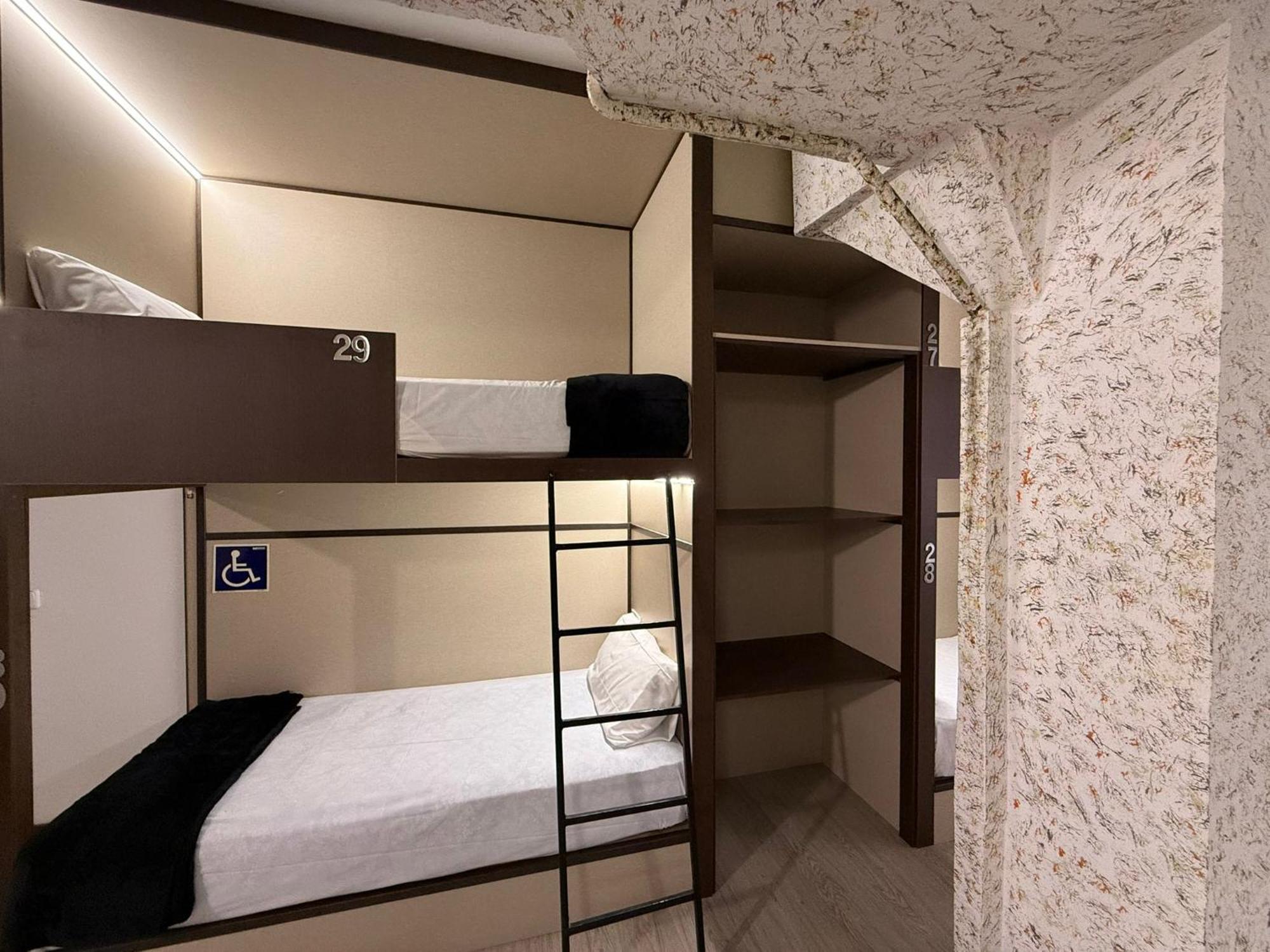 Hostel Tkh-Rooms Mate Madrid Exterior photo